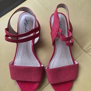 Life Stride Women's Vibrant Pink Sandals